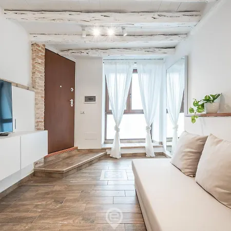 Cosmopolitan Retreat Apartment Cagliari